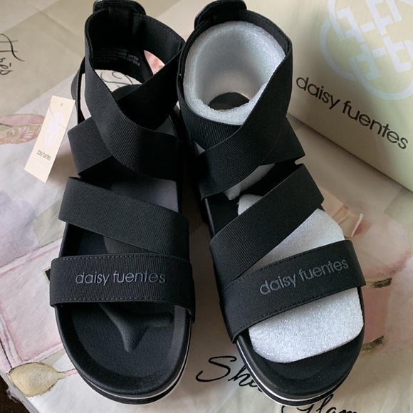 Daisy Fuentes Shoes - Daisy Fuentes Strap shoes